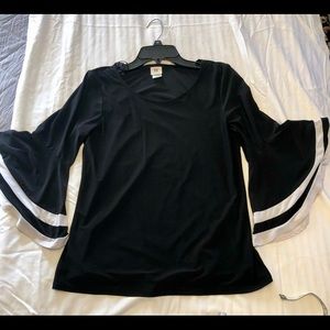 Black and white bell sleeve large blouse
